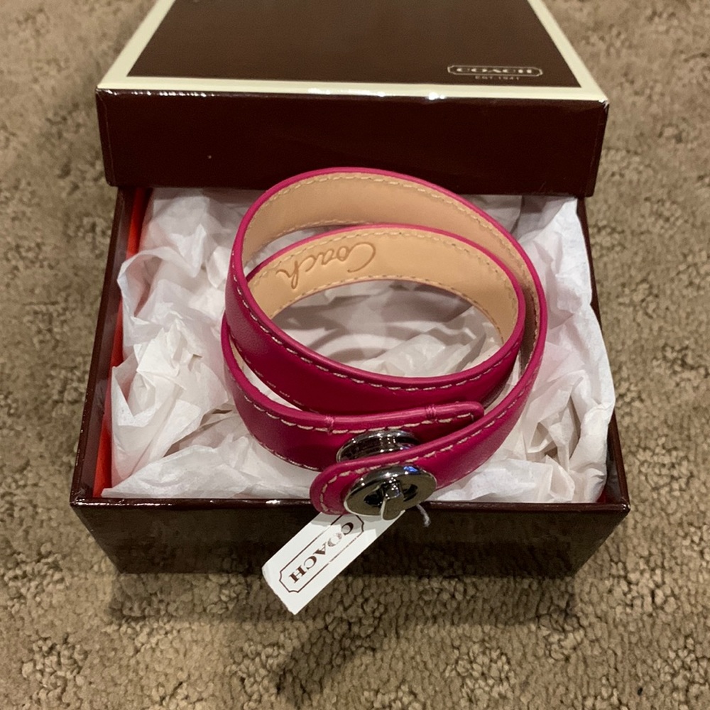 NWT Coach Magenta Pink Leather Wrap Bracelet With Silver Closure